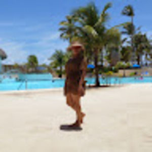 Meet your Posher, Yeny